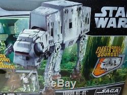 88.112 Star Wars SAGA COLLECTION ENDOR AT-AT 2006 MISB