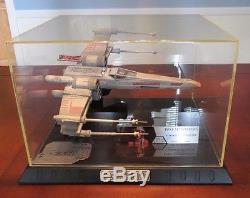 Code 3 Star Wars Luke Skywalker X Wing with Signature Base and Cover