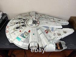 Hasbro Star Wars 2008 Legacy Collection Light Up Millenium Falcon Toy Ship