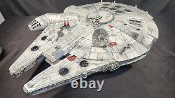 Millenium Falcon ESB Studio Scale Replica Star Wars Han Solo Starship Lights Up