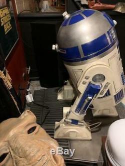 R2-D2 Lifesize Figurine 11 Scale Star Wars Sideshow Collectible Display