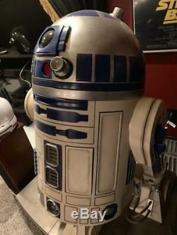 R2-D2 Lifesize Figurine 11 Scale Star Wars Sideshow Collectible Display