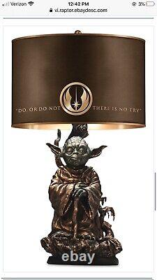 STAR WARS Jedi Master Yoda Masterpiece Tabletop Lamp