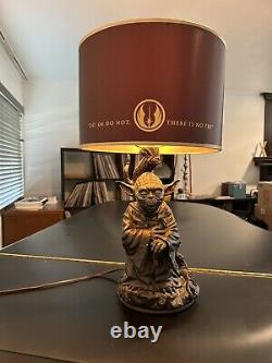 STAR WARS Jedi Master Yoda Masterpiece Tabletop Lamp Ltd Ed