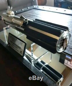 Star Wars ANH Luke Skywalker Lightsaber Master Replicas Style with Case & Plaque