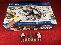 Star Wars The Clone Wars Republic Attack Shuttle with 3 Figures Hasbro 2011 Sealed
